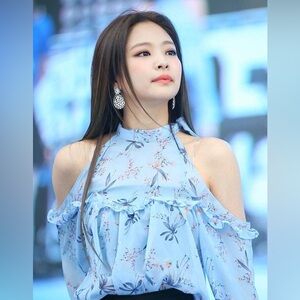 Blackpink Jennie Floral Off Shoulder Blouse
